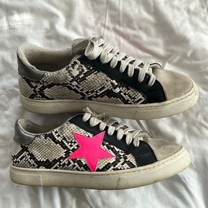 STEVE MADDEN SNEAKERS SIZE 8